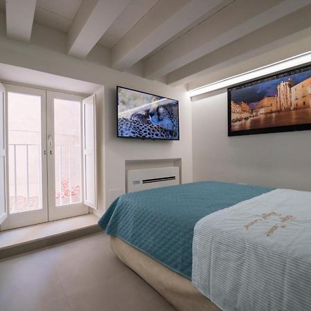 Apartamento Ortigia Charme Piazza Duomo Syracuse Exterior foto