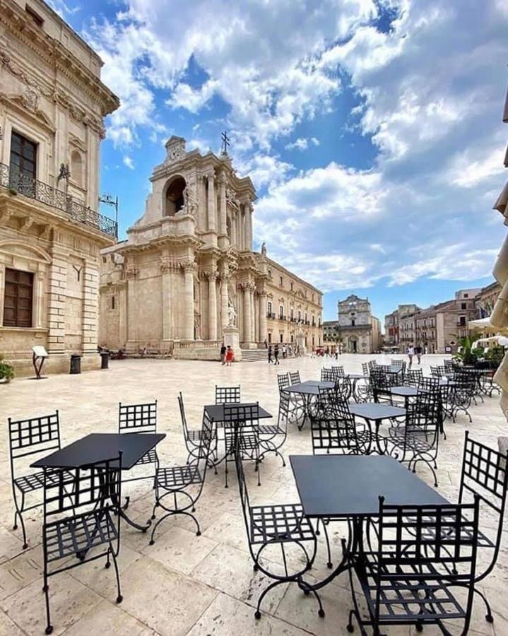 Apartamento Ortigia Charme Piazza Duomo Syracuse Exterior foto