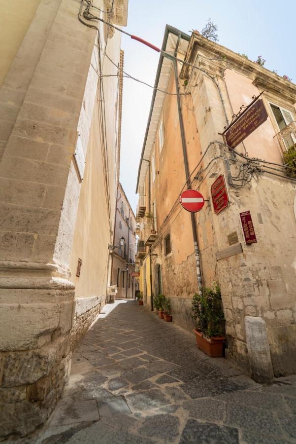 Apartamento Ortigia Charme Piazza Duomo Syracuse Exterior foto