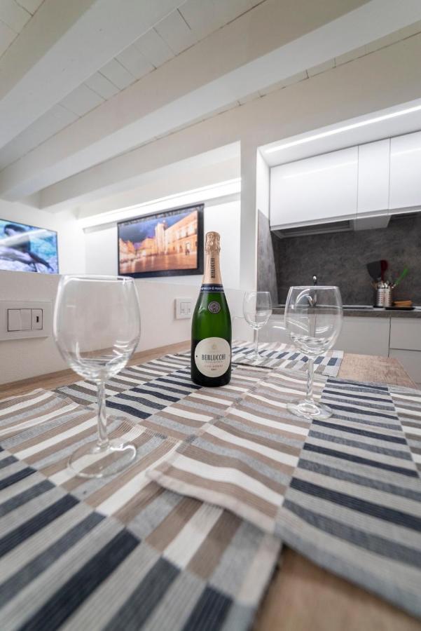 Apartamento Ortigia Charme Piazza Duomo Syracuse Exterior foto